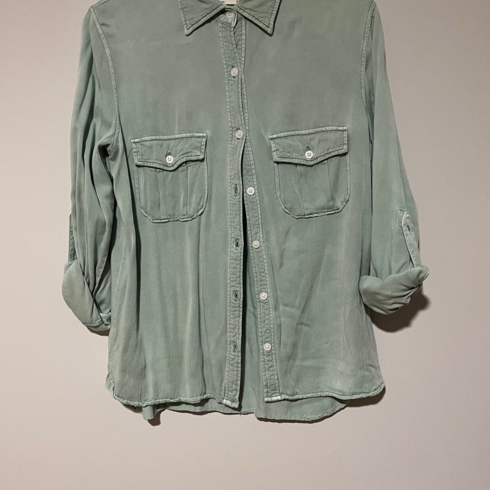 Green button up - Picture 2 of 4